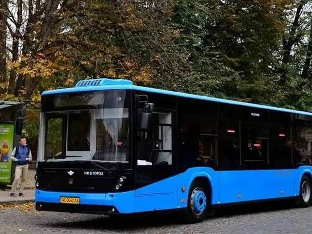 В Ужгороді деякі автобуси курсуватимуть до цвинтаря «Барвінок» до 1 листопада