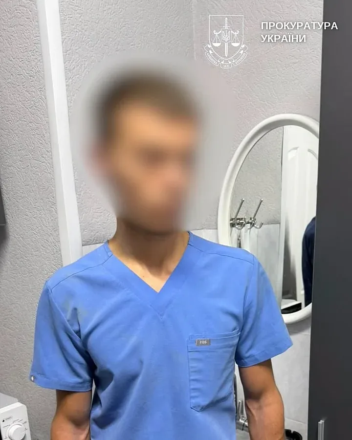 Фіктивні травми заради виключення з військового обліку: у Києві розслідують схему
