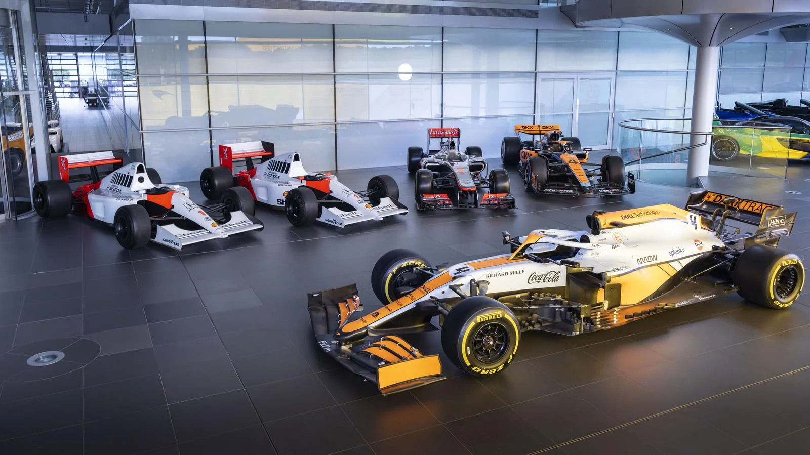 McLaren выставила на продажу пять исторических болидов Формулы-1