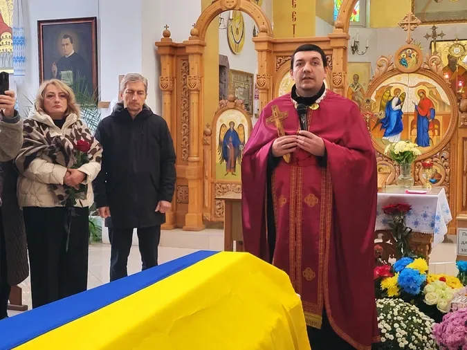 На Волині попрощаються з Героєм Віктором Савчуком (фото)