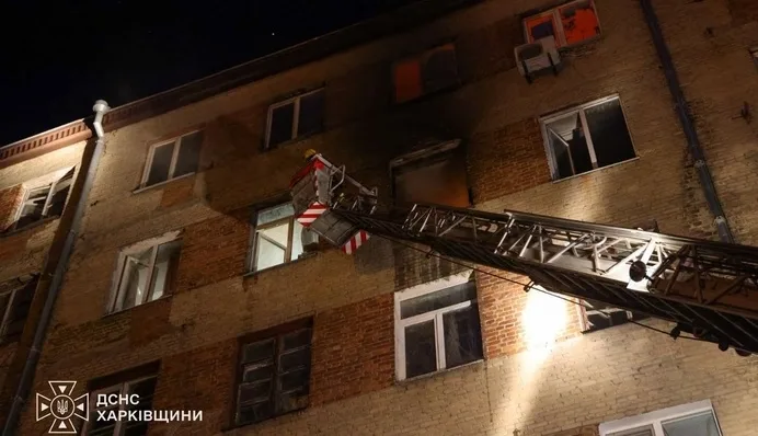 У Харкові через пожежу в багатоповерхівці загинула людина, п’ятеро постраждали