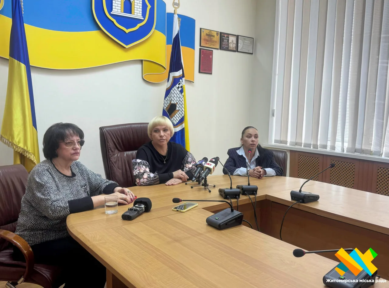 Готові страви та випічка у їдальні житомирського ліцею