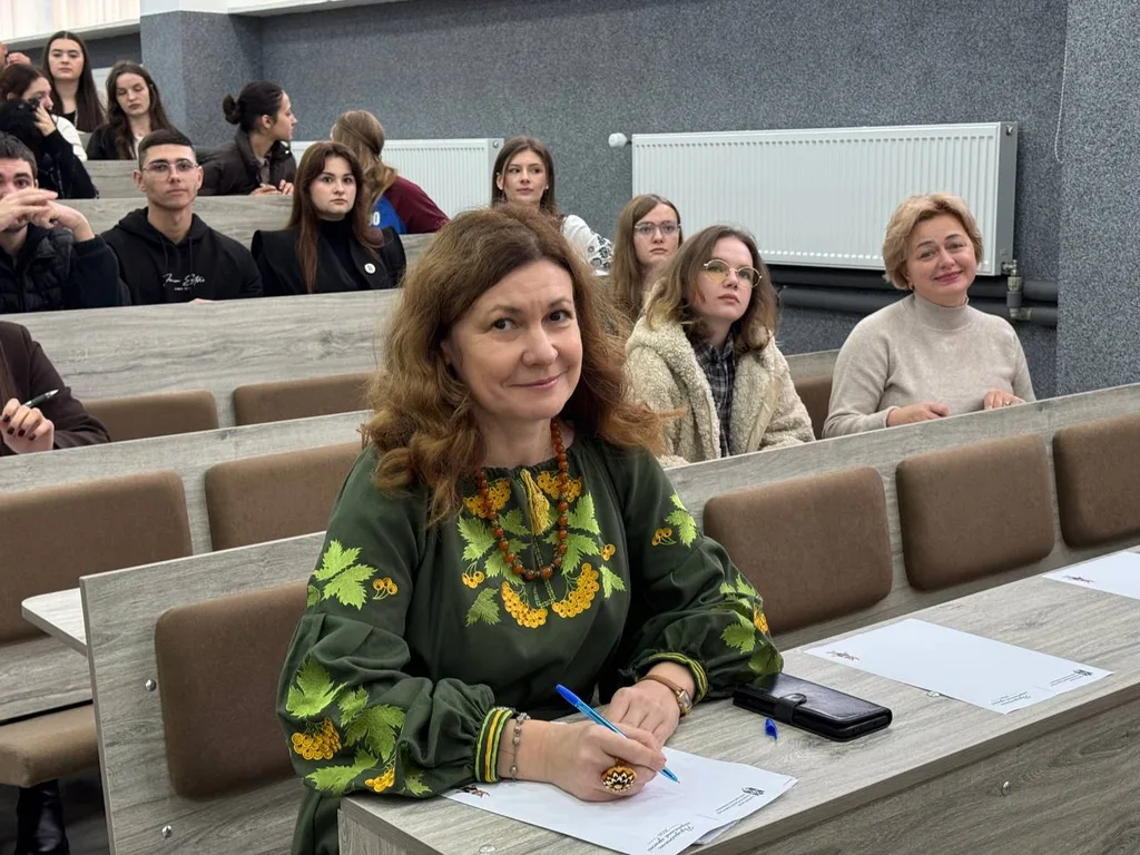 Письменниця та викладачка КНУВС Ольга Деркачова