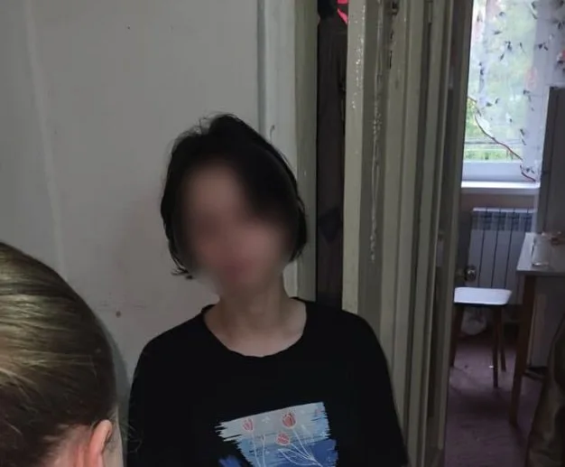 Надсилала військовим посилки зі смертельним метадоном: на Житомирщині затримали 17-річну дівчину