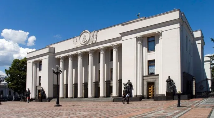 У Раді збирають підписи за скасування нових правил бронювання