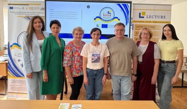 Наприкінці серпня у БДПУ відкрили освітньо-методичний простір для професійного розвитку педагогів, де проводитимуть тренінги, вебінари, воркшопи, майстер-класи та програми підвищення кваліфікації.