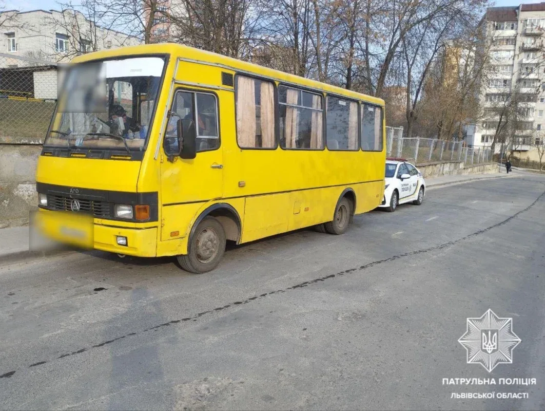 У Тернополі пенсіонер подрочив у маршрутці
