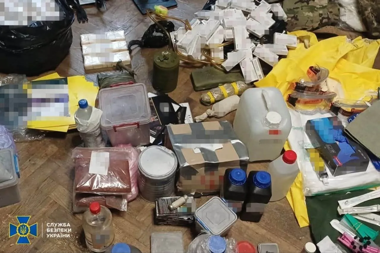 У Києві затримали засновника ТГ-каналу, який закликав до терактів та надавав інструкції з виготовлення вибухівки (фото)