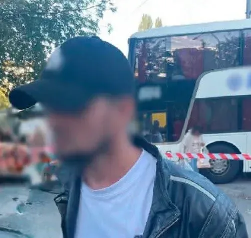 У Києві судитимуть чоловіка, якого затримали на автостанції з гранатою в сумці