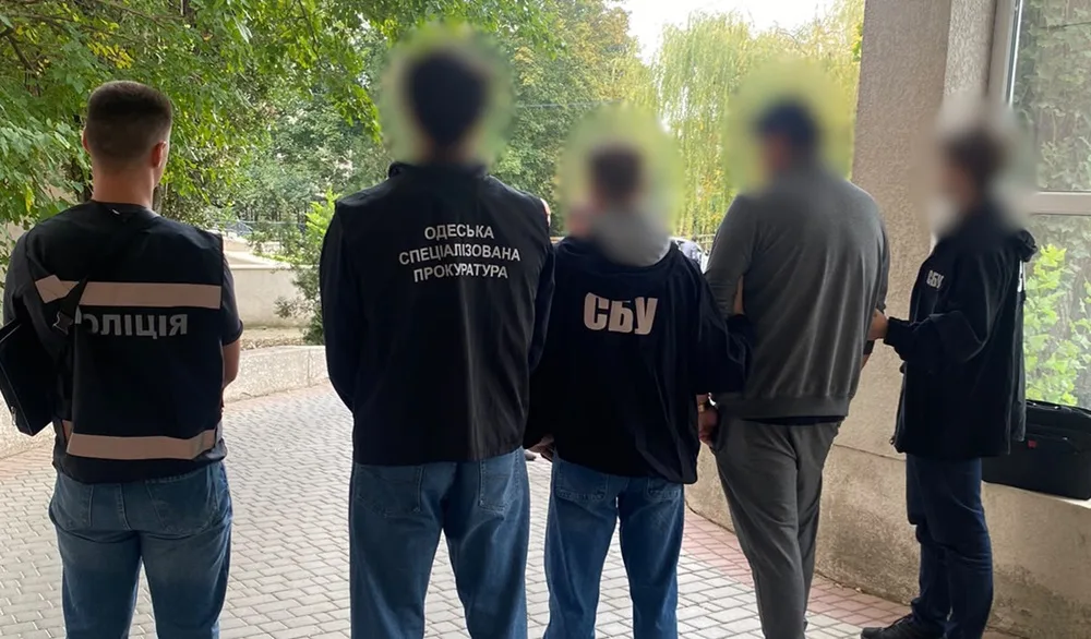 На Одещині лікар «продавав» звільнення від військового обліку за вісім тисяч доларів
