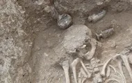 Под садом во Франции обнаружили захоронение возрастом 1700 лет
