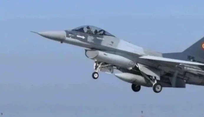 Румунські F-16 збили два безпілотники над Чорним морем