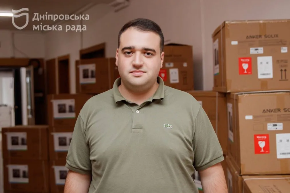 КП «єДніпро» отримало 25 зарядних станцій для забезпечення роботи Єдиної гарячої лінії міста 1530 під час знеструмлень - 15.10.2026 КП «єДніпро» отримало 25 зарядних станцій для забезпечення роботи Єдиної гарячої лінії міста 1530 під час знеструмлень - 15.10.2026