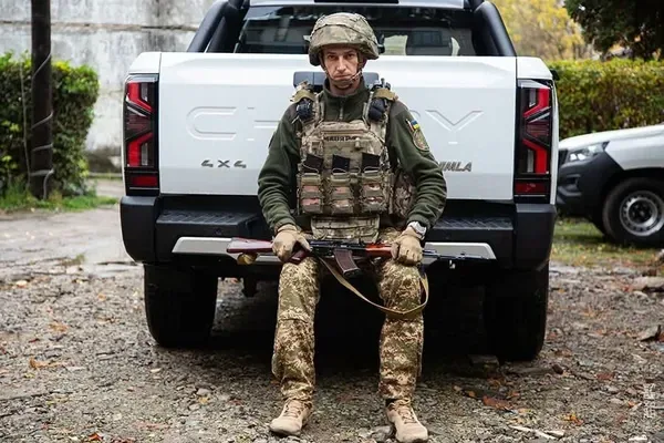 Кермо, швидкість і холодний розум: волинський «Мадяр» розповів про реалії фронтових доріг (фото)