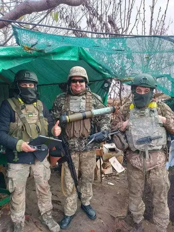 Ігор Погребенник з бойовими побратимами