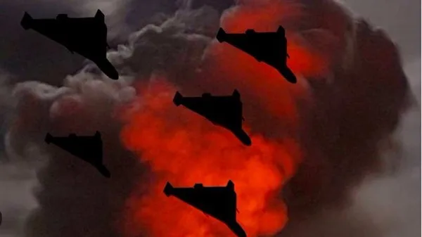 Внаслідок нічної масованої атаки в Сумах поранено працівників АЗС