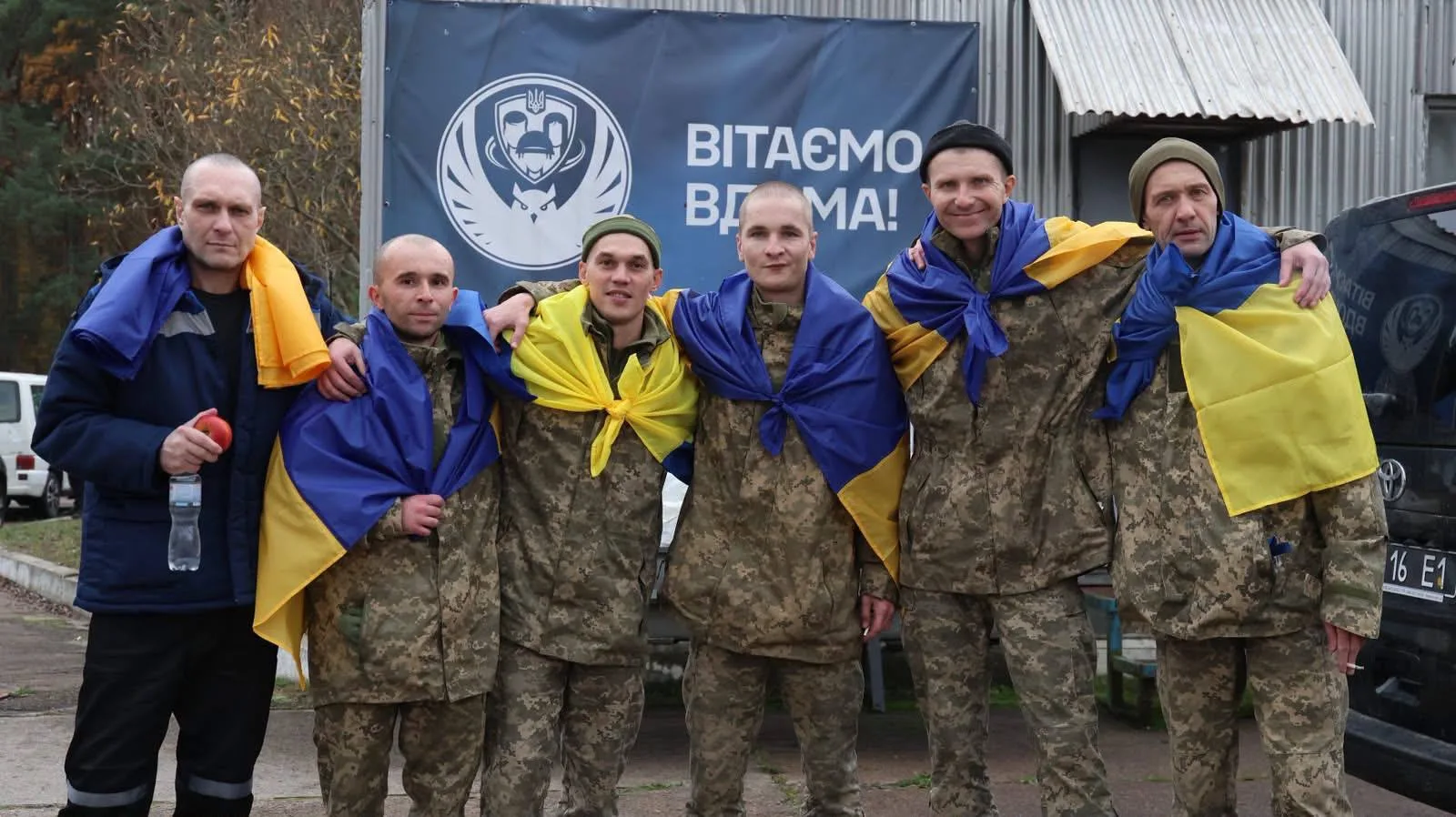 Десять захисників з Одещини повернулися додому з російського полону