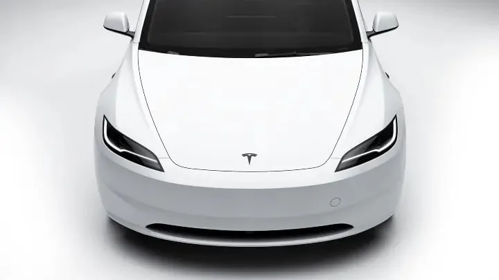 Больший экран и серьезный прирост мощности: Tesla прокачала Model 3 без повышения цены