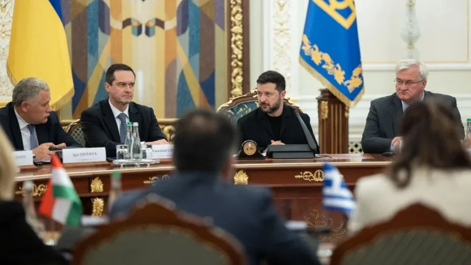 Президент обговорив фінансові та&nbsp;оборонні потреби з&nbsp;послами держав&nbsp;— членів&nbsp;ЄС в&nbsp;Україні 