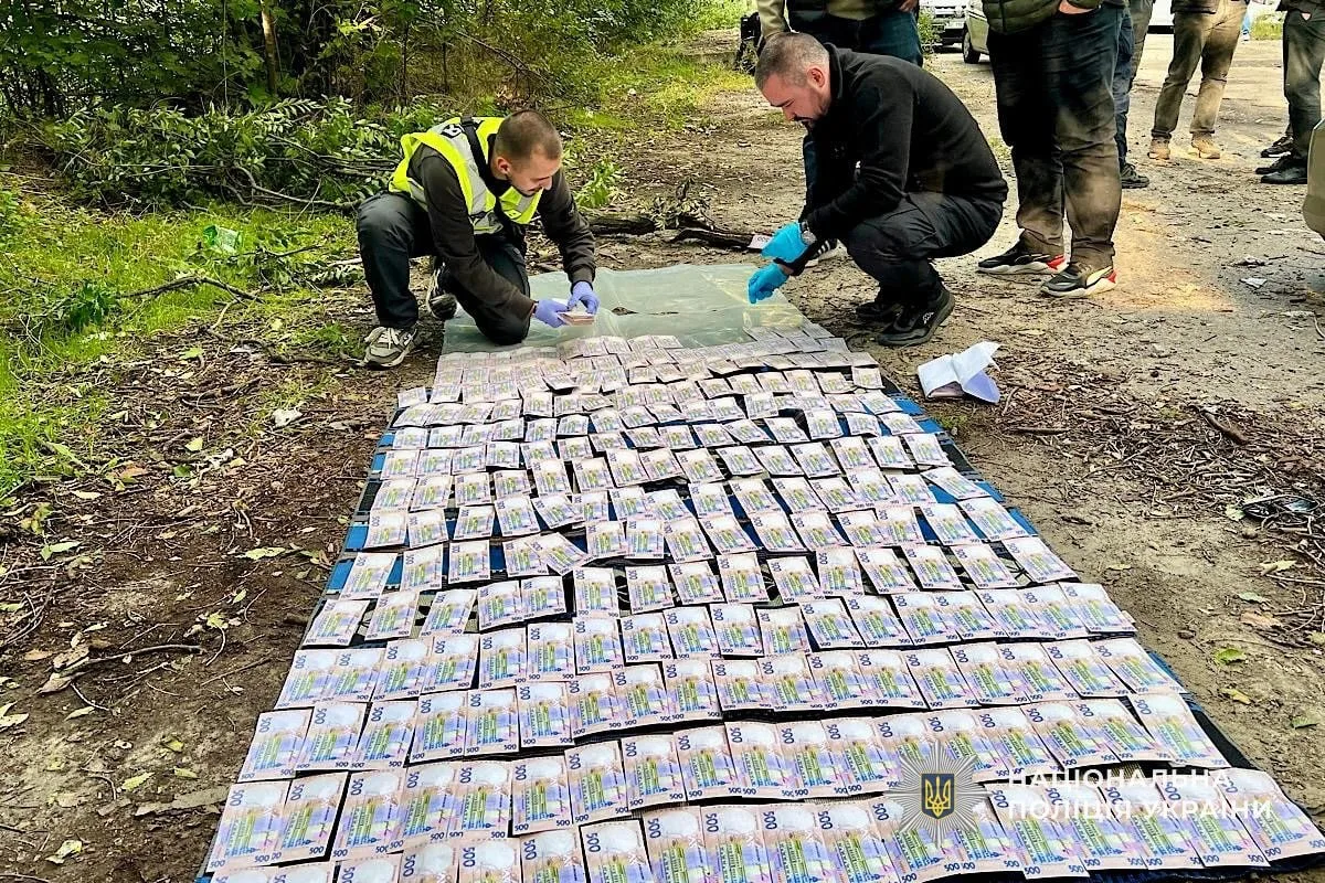 Понад 3,5 тисячі набоїв і шість одиниць зброї: у Дніпрі викрили торговця - 15.10.2026