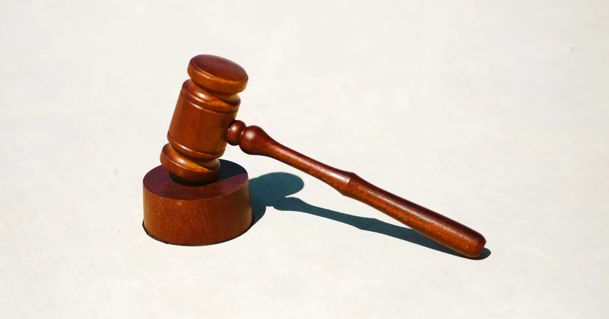 Спроба підкупу керівництва Мінвідновлення: суд оштрафував свідка, який відмовився давати показання