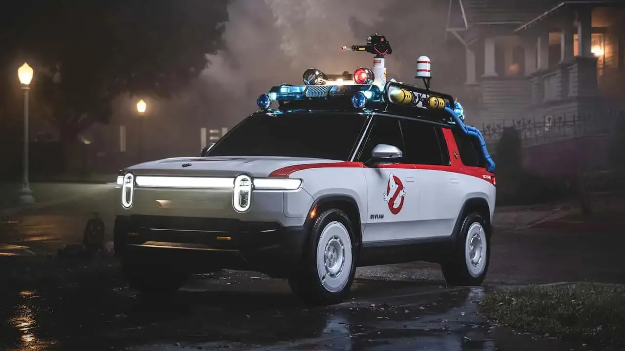 Режим "Охотников за привидениями": Rivian превратила электрокары в героев культового фильма (фото)
