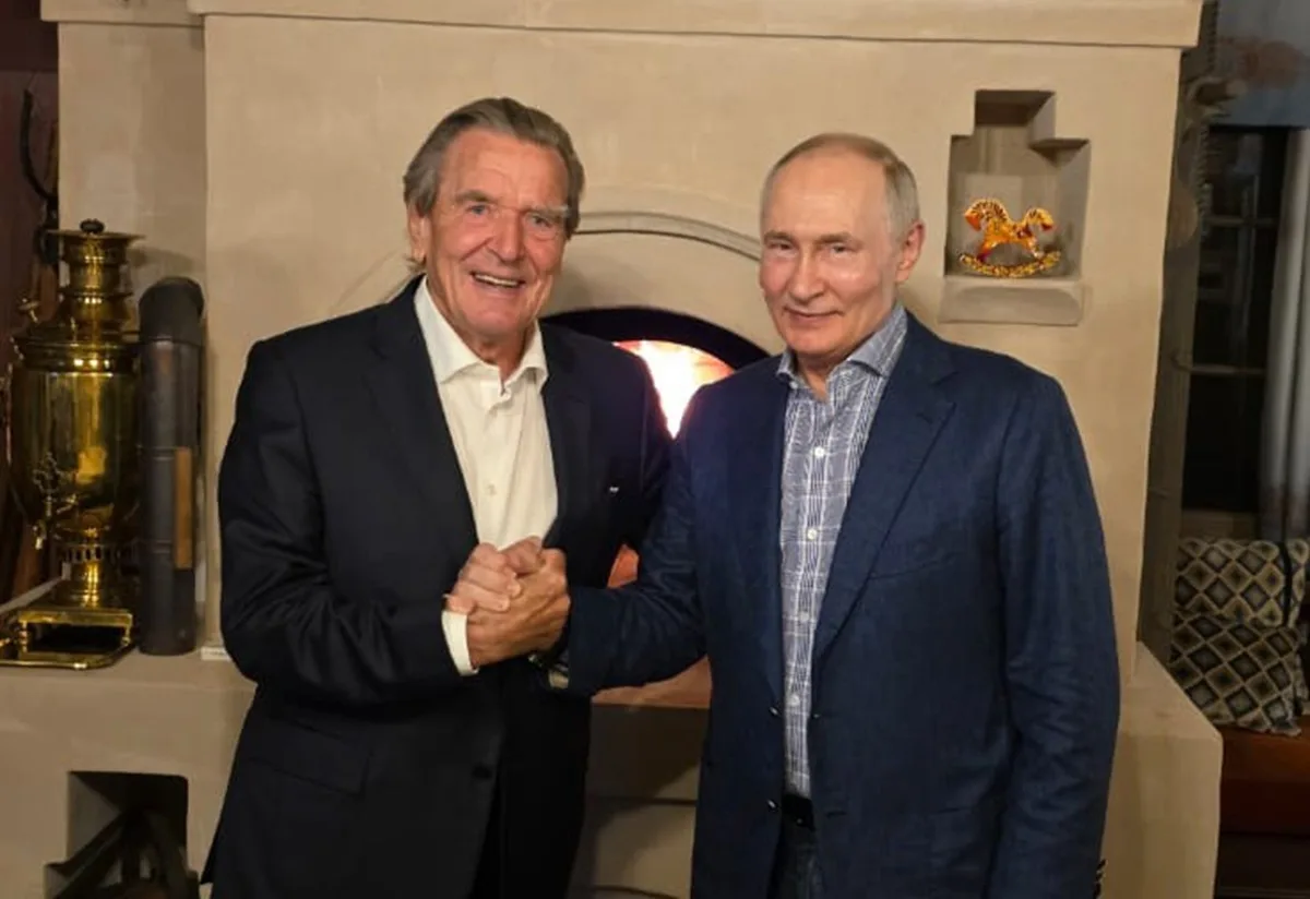 Бывший канцлер ФРГ Шредер побывал на празднике у Путина: подробности тайной встречи