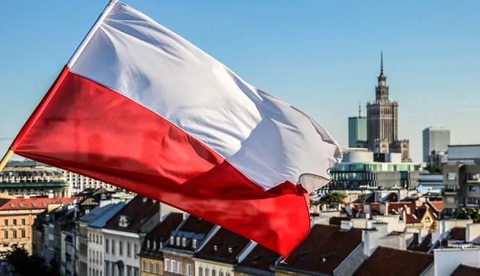 Польща задіяла бойову авіацію через удари РФ по Україні та призупинила роботу двох аеропортів