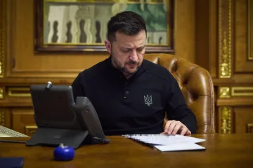 Зеленський поінформував фон дер Ляєн про удари РФ по енергетиці після заяви Трампа про перемир'я