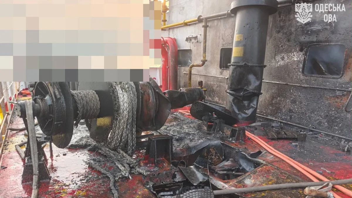Росіяни вкотре атакували цивільне судно в Чорному морі, одна людина загинула, сімох поранено – Одеська ОВА
