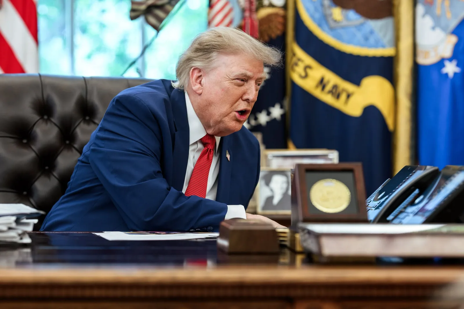 Трамп заявив, що Україні треба нового президента: хоче лідера, який "зможе укласти угоду"