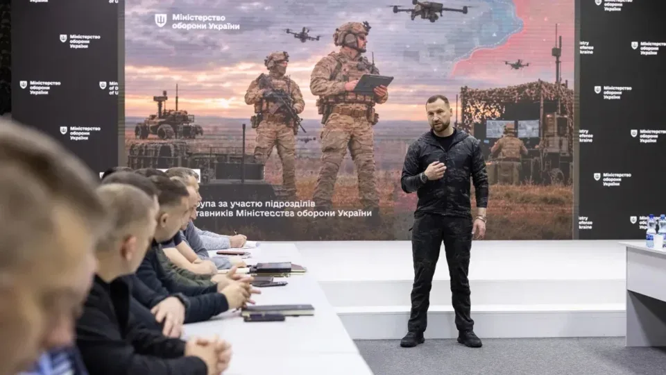 «Ми маємо адаптуватися швидше»: Євгеній Хмара окреслив пріоритети Міноборони 