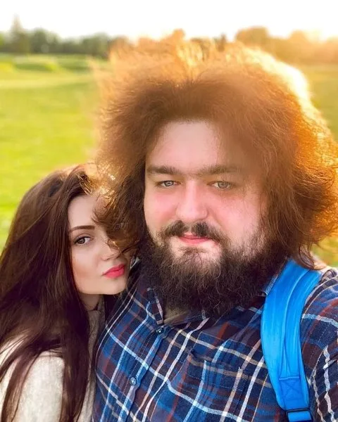 Комик Веня с женой Кариной
