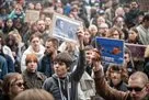 Війна, день 1698. Трамп відмовився від пекельних санкцій проти росії, а в Києві відбувся мітинг проти Кличка