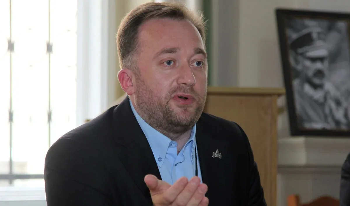 Садового закликали оприлюднити прізвища власників секс-закладів у центрі Львова