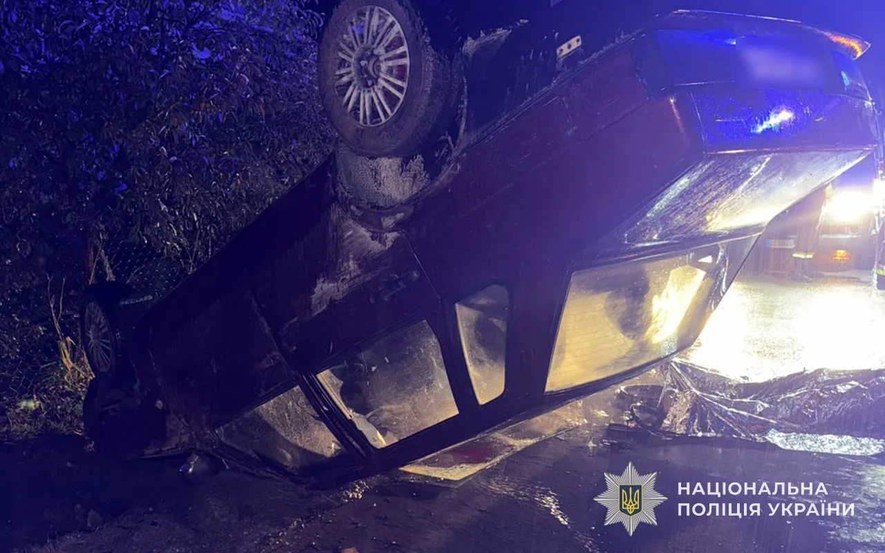 На Тернопільщині у ДТП загинув 19-річний водій: автомобіль перекинувся у кюветі