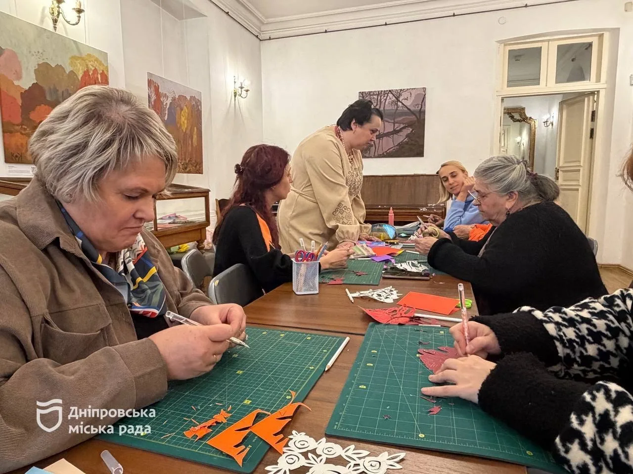 У Дніпрі відкрили виставку витинанок, присвячену красі та культурній самобутності Придніпров’я - 21.10.2026