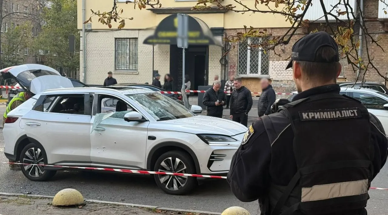 В Печерском районе столицы взорвался электромобиль: что известно