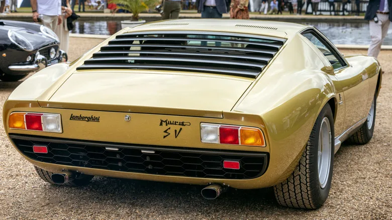 Lamborghini Miura SV с жалюзи на заднем стекле