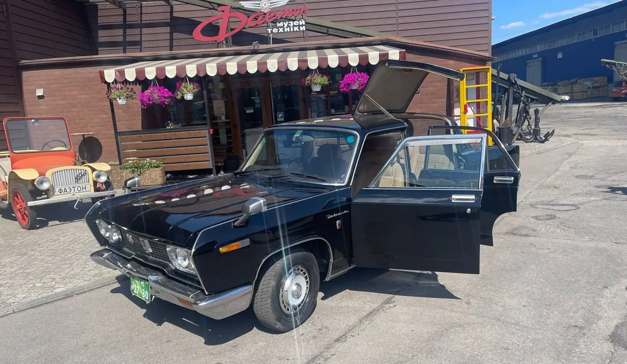 Рідкісний Mitsubishi Debonair 1960-х з’явився у Запоріжжі: у нього незвичайні двері