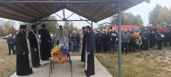 Життя обірвав ворожий дрон: на Волині &nbsp;попрощалися з воїном Віталієм Левчиком (фото)