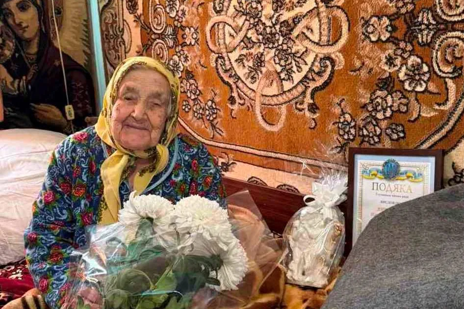 Пережила дві війни та працю в Німеччині: довгожителька з Тлумаччини відзначає 105-річчя