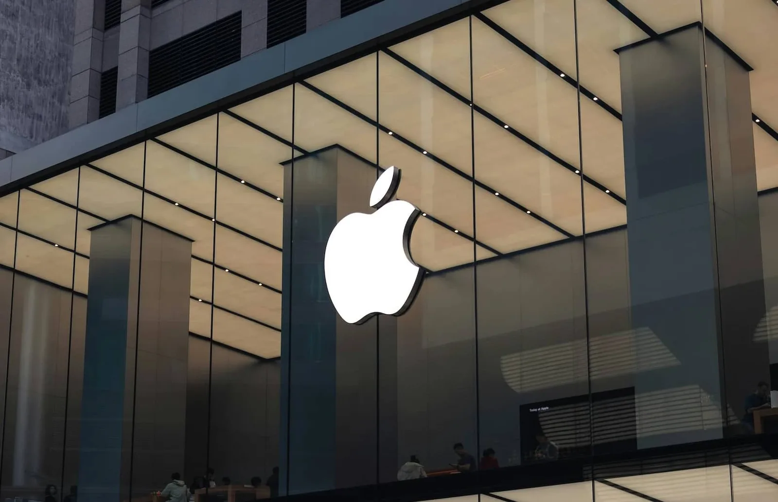 Apple назначила нового руководителя слияний и поглощений на фоне перестановок в руководстве