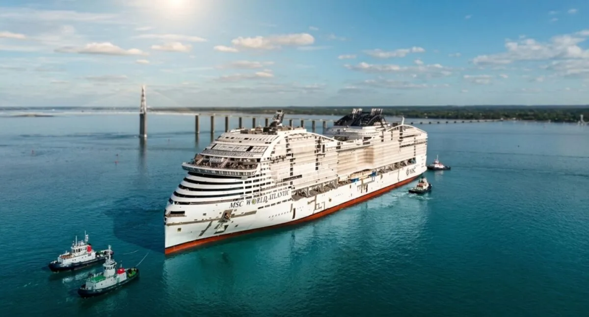 Во Франции спустили на воду 333-метровый круизный лайнер MSC World Atlantic