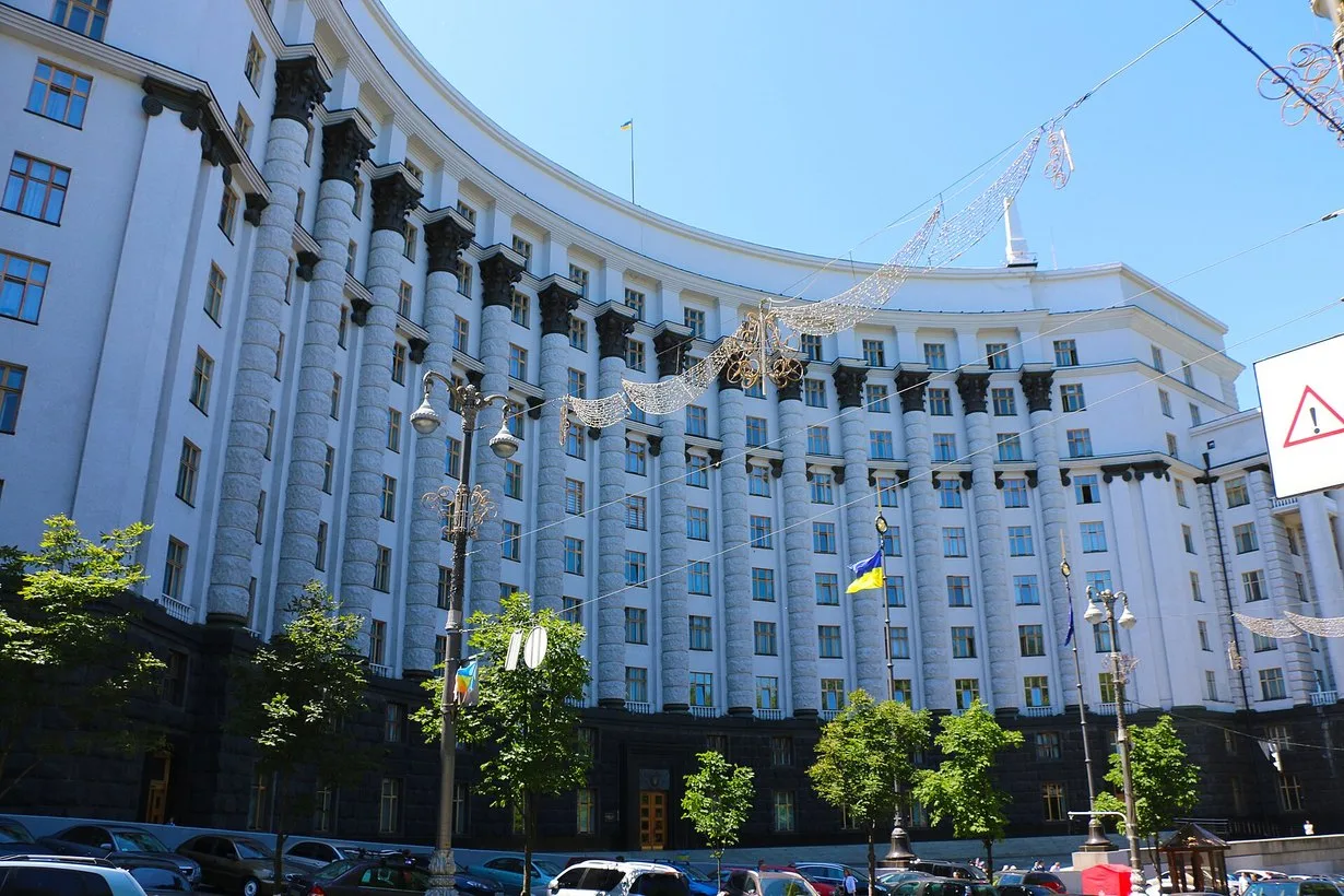 Надзвичайна ситуація в Україні сьогодні: що змінила постанова Кабміну №1292 для тепла, води та інтернету