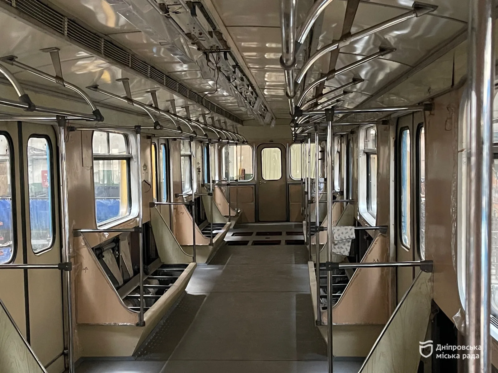 Безпека понад усе. У Дніпрі продовжують ремонтувати вагони метро - 08.10.2026