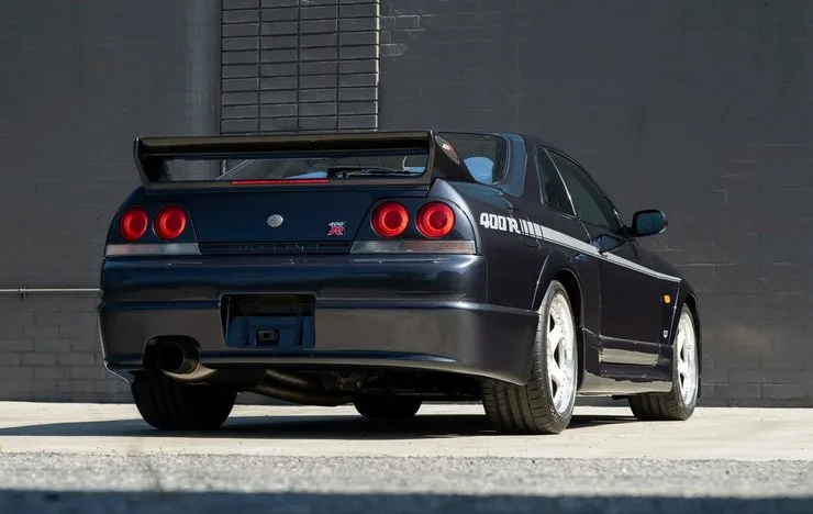 Автомобиль Nissan Skyline GT-R