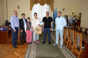У Кропивницькому спортменка-ветеранка отримала сертифікат на стипендію міського голови