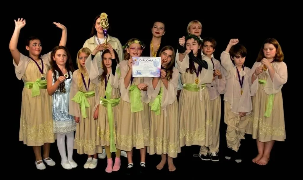 Театральні постановки та виступи вихованців дитячого театру «СВіЯ», який продовжує працювати у прифронтовому Запоріжжі.