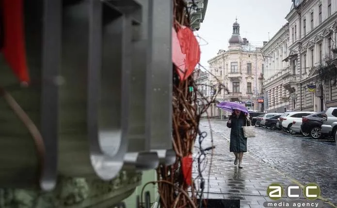 Вихідні розпочинаються з дощу та з +11: прогноз погоди на Буковині